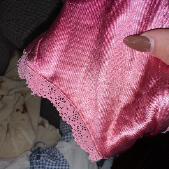 Kimchi blue satin like halter sz xs - Picture 6 of 6